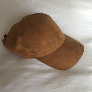 Suede women’s baseball hat from Aritzia